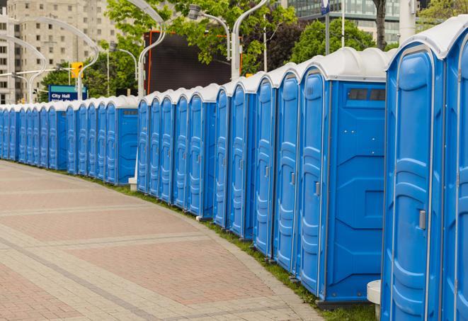 deluxe portable restroom units with air conditioning, hot water, and music for maximum comfort in Buhler KS